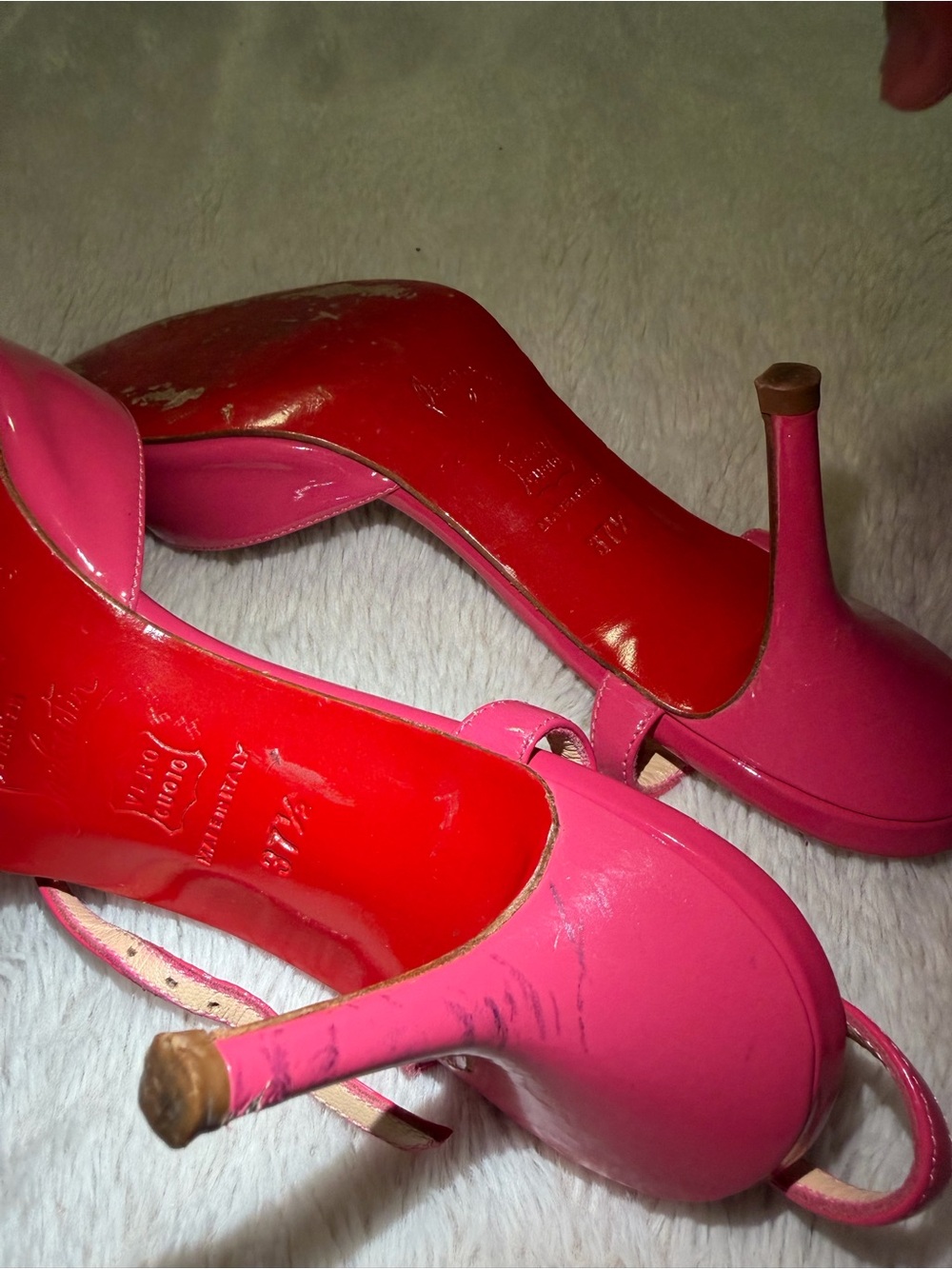 Gorgeous Christian Louboutin Red Heels - Picture 8 of 13